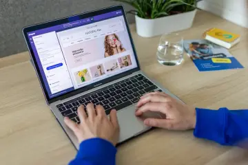 Shopify lanza Canvas, herramienta para crear tiendas online chateando con su IA Sidekick