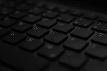 El canal tecnológico español enfrenta escasez de talento en IA, datos y ciberseguridad