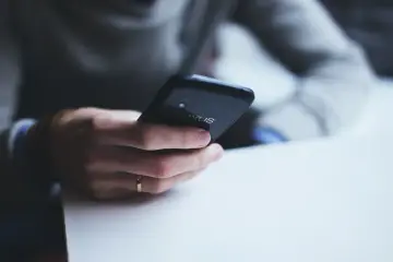 OpenAI lanza en ChatGPT un probador virtual de ropa con imágenes generadas por IA