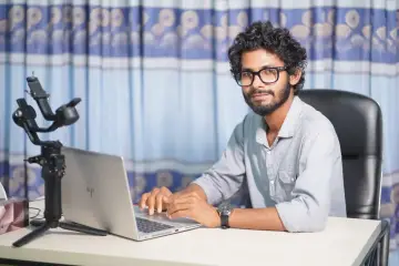 Fotografía de archivo que ilustra: Claude Code funciona como motor gráfico optimizado, no solo como TUI