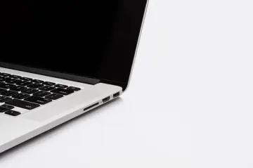 Microsoft presenta el Surface Laptop Ultra con chip NVIDIA RTX Spark para IA local