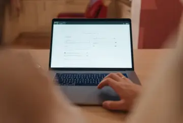 Shopify permite que agentes de IA en el navegador completen compras en su checkout