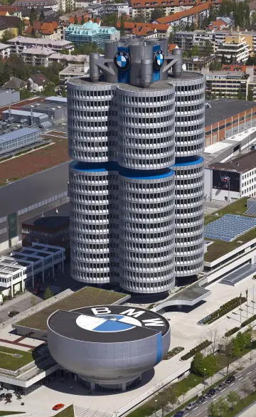 BMW usa Prophet y AWS Step Functions para detectar anomalías de coste en 14.000 cuentas cloud