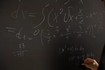 OpenAI crea grupo asesor de matemáticos tras resolver su IA más de 100 problemas abiertos