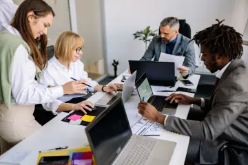 Fotografía de archivo que ilustra: AWS publica patrón de gateway sin servidor para enrutamiento de agentes IA