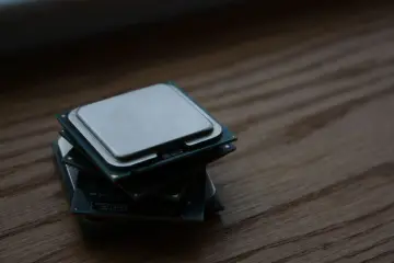 Los fabricantes chinos de chips IA suben precios ante escasez de memoria HBM importada