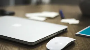 Un estudio de Jabra concluye que la IA aumenta la carga laboral en lugar de reducirla