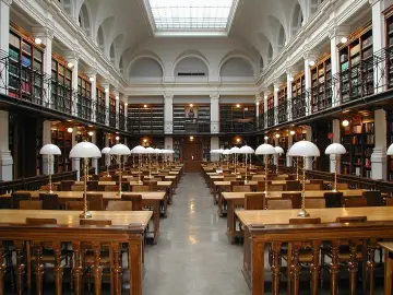 Fotografía de archivo que ilustra: Anthropic recomienda estudiar humanidades para trabajar en IA, no solo programación