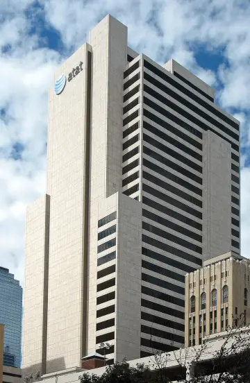 AT&T reducirá su plantilla y automatiza redes y atención al cliente con IA