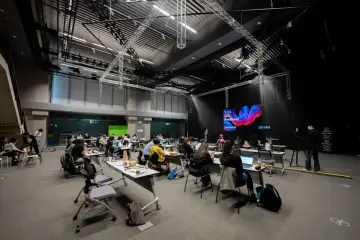 Fotografía de archivo que ilustra: Google DeepMind presenta 80+ papers en ICML 2024 sobre AGI, scaling y multimodalidad
