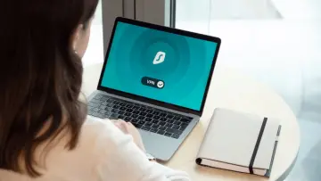 Starlink activa uso de datos de usuarios para entrenar IA sin consentimiento explícito