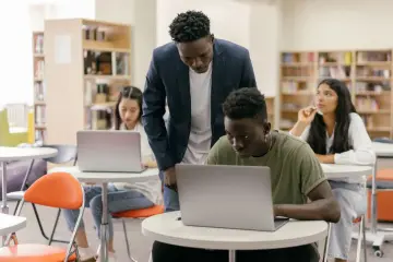 Estudio de OpenAI examina efecto de ChatGPT en pensamiento crítico de estudiantes