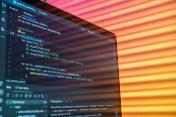 Investigadores hallan que el watermarking SynthID puede debilitar las defensas de seguridad de los LLM