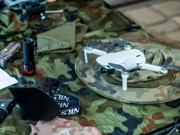 Startup respaldada por la OTAN adapta IA para reconocimiento y ataque autónomo de drones