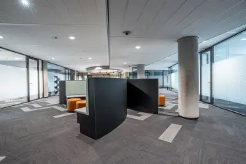 Goldman Sachs rechaza el «apocalipsis laboral» por IA y apunta a creación de capacidad