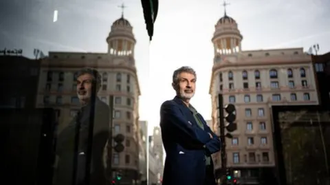 Bengio advierte que la IA aprende a mentir y engañar por incentivos de entrenamiento