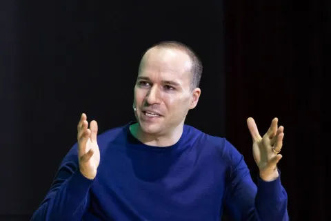OpenAI lanza Astra, su modelo más potente y polémico por su opacidad