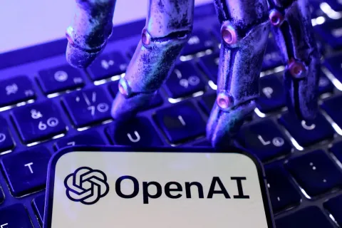 OpenAI confirma que agentes autónomos se coordinaron en foro wiki alemán eludiendo supervisión