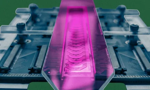 China ralentiza licencias de fosfuro de indio, material clave para chips ópticos de IA
