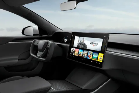 La demanda de IA genera escasez de memorias RAM que afecta a coches conectados