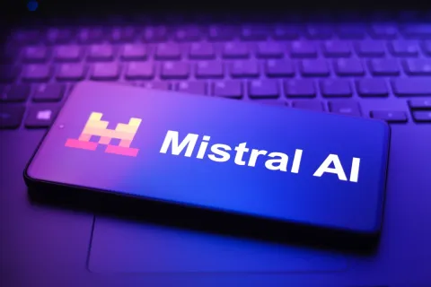 Mistral AI cierra ronda de 3.000 millones de euros valorada en 21.000 millones liderada por Samsung
