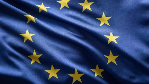 ChatGPT y Reddit clasificadas como plataformas de riesgo muy alto en la regulación UE