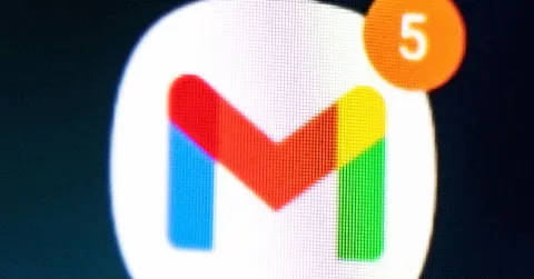 Google añade pestaña de bandeja de entrada con IA a Gmail para resumir correos