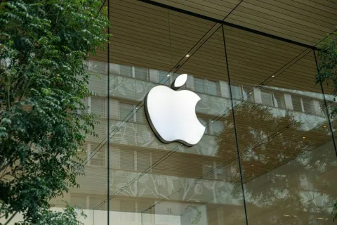 Apple demanda a OpenAI por robo de secretos y envía cartas a 40 exempleados