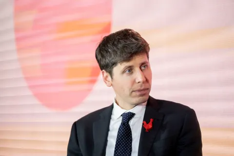 OpenAI, Anthropic y otros aceleran entrada al sector sanitario con adquisiciones y lanzamientos