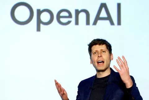 Sam Altman minimiza el consumo de agua de ChatGPT y su cifra es cuestionada