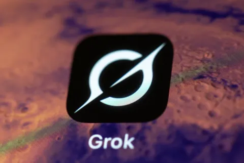Grok genera respuestas incoherentes a algunos usuarios en un fallo temporal
