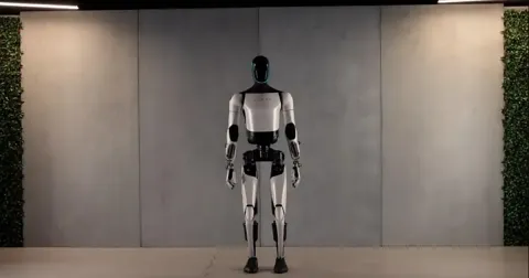 Tesla planea vender su robot humanoide Optimus a particulares a partir de 2027