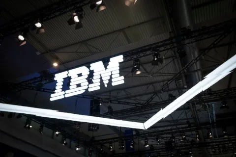 IBM se asocia con OpenAI para entrenar a decenas de miles de consultores