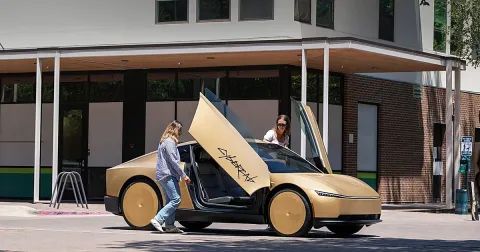 Tesla despliega 45 unidades de su robotaxi Cybercab sin volante en Austin