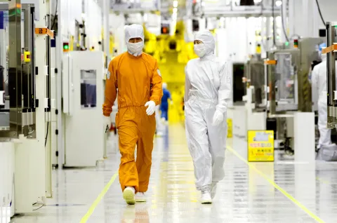 OpenAI pacta con Samsung colaborar en próximas generaciones de sus chips de IA Jalapeño