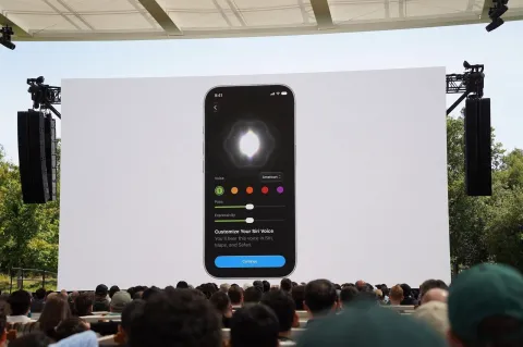 Apple anuncia nueva Siri con capacidades multimodales y agentes de IA tras año de retraso
