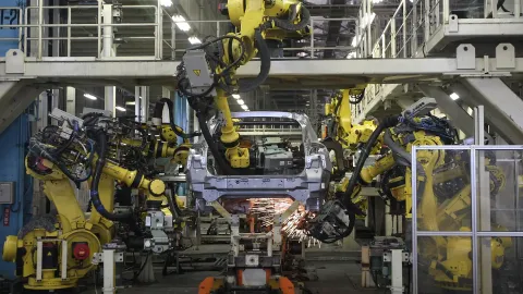 Nissan despliega robots autónomos con IA en su planta de Smyrna y reubica a 64 trabajadores
