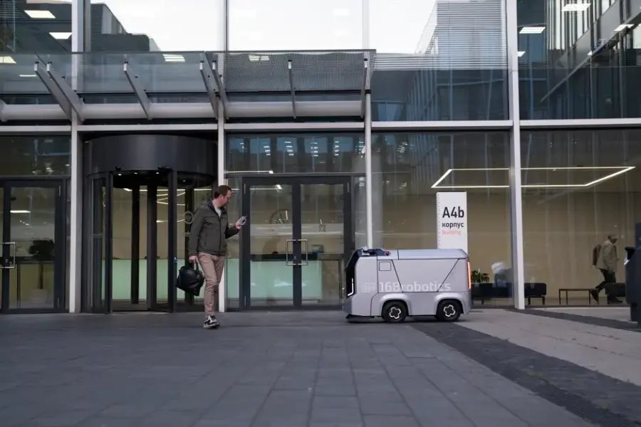 Laplace Intelligence usa agentes de IA para poner a prueba robots y coches autónomos en simulación