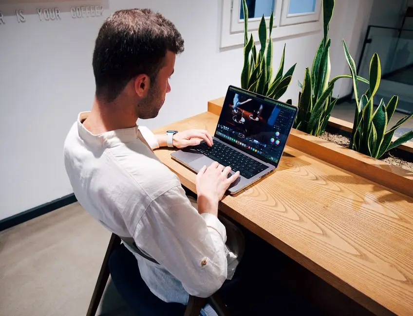 Fotografía de archivo que ilustra: Meta lanza Creator Assistant, herramienta de IA para ayudar a creadores en Facebook