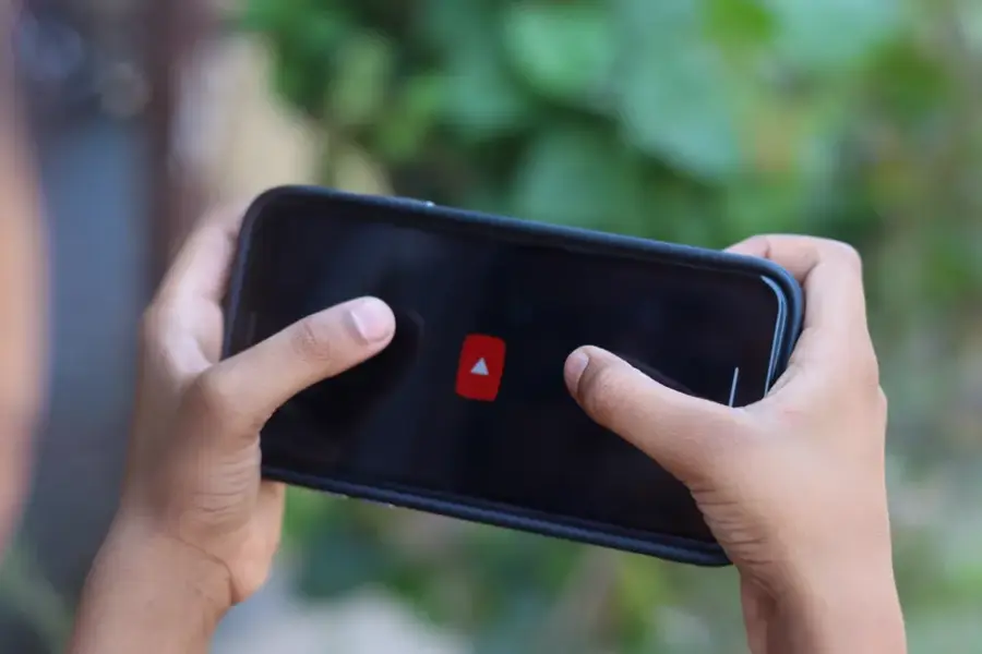 YouTube amplía su IA conversacional Ask YouTube para comparar productos antes de comprar