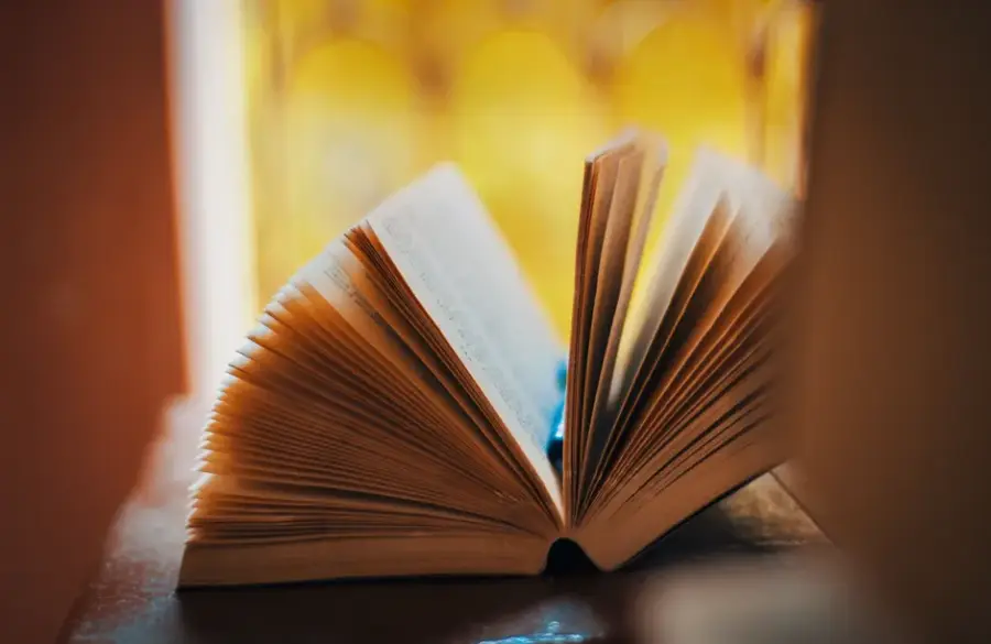 Fotografía de archivo que ilustra: Un detector Pangram atribuye un 99% de IA a la novela premiada 'Donde el agua trabaja', y el caso pone en…