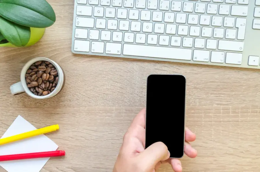 Google permite crear apps privadas para Android con IA desde AI Studio y publicarlas en Google Play