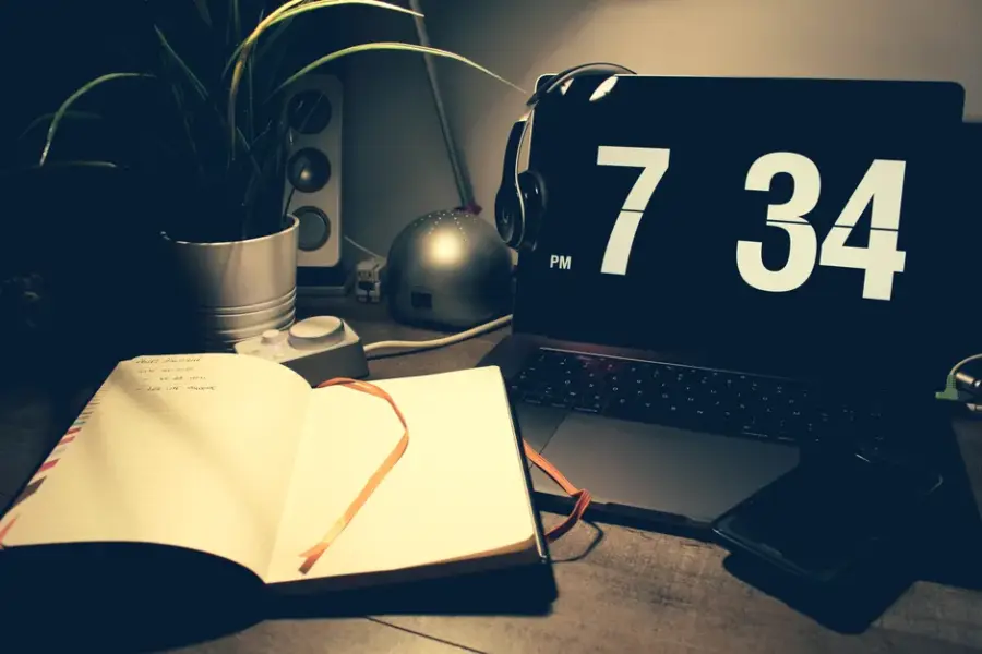Miles de usuarios usan IA a diario para fanfiction, rol y ficción erótica personalizada
