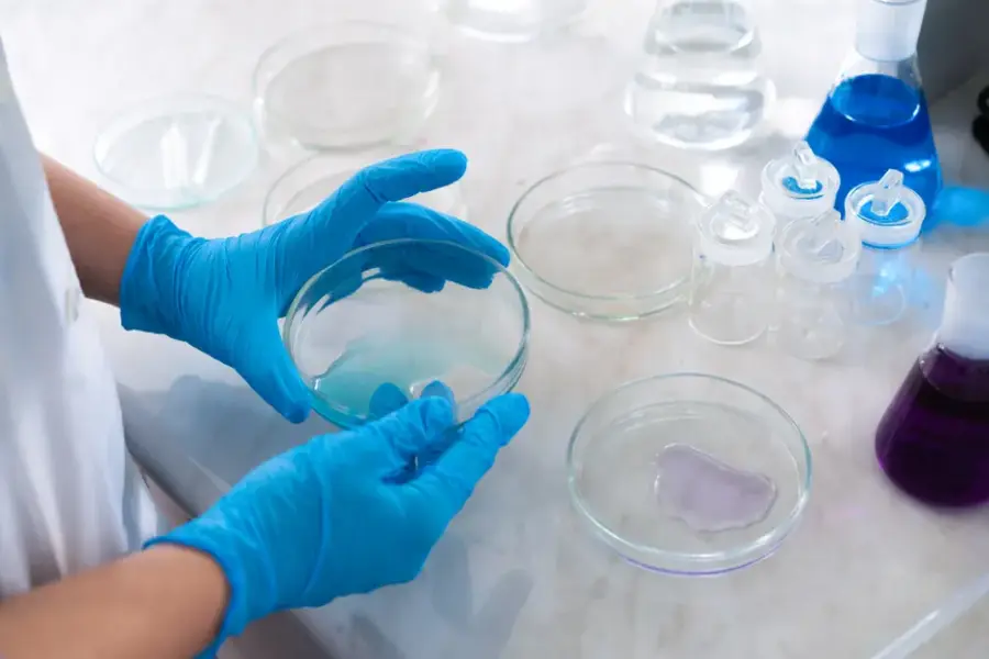 Un agente de Claude de Anthropic halla un sistema enzimático desconocido tipo CRISPR en bacteriófagos