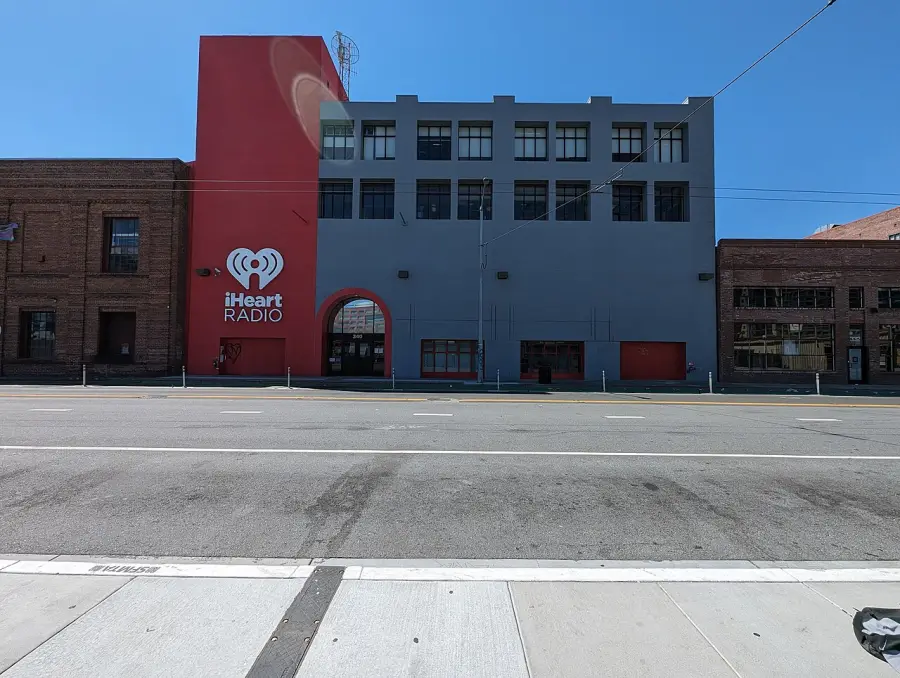 Fotografía de archivo que ilustra: Una radio de Los Ángeles usa a la IA Coyotec como copresentadora y reporta más oyentes jóvenes