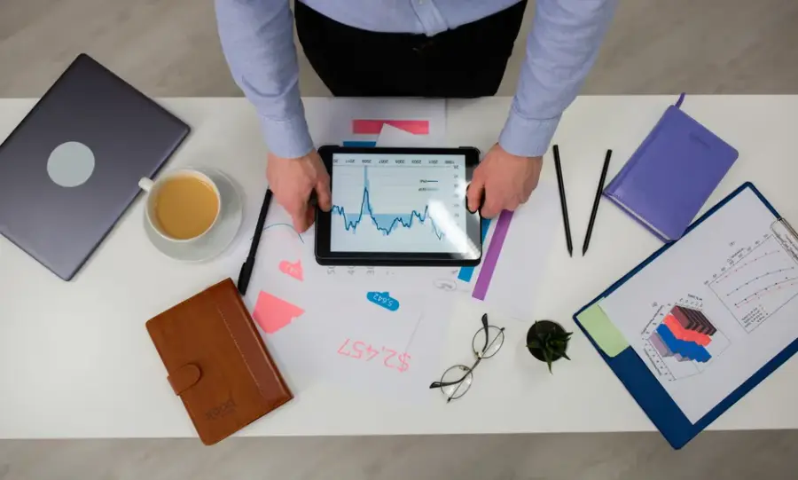 Salesforce presenta una arquitectura para gobernar agentes y modelos de IA en empresas