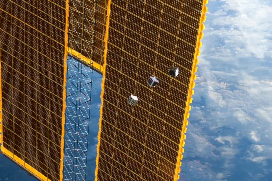 Google lanza su primer satélite con chips TPU para probar centros de datos en el espacio