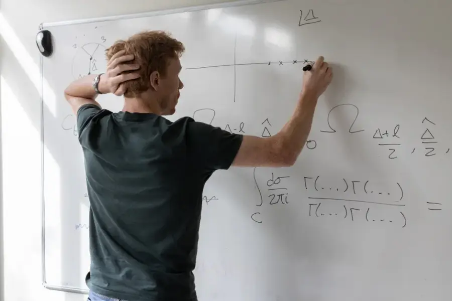 Fotografía de archivo que ilustra: Más de 3.000 matemáticos firman un manifiesto contra el uso de IA en investigación matemática por OpenAI