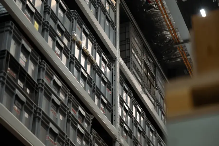 Fotografía de archivo que ilustra: Amazon almacena servidores de IA por USD 5.000 millones sin electricidad para operarlos
