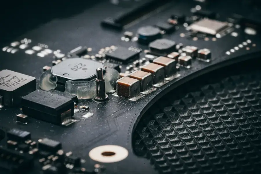Fotografía de archivo que ilustra: China prepara restricciones a la exportación de 23 tecnologías de IA, incluidos ciertos modelos avanzados